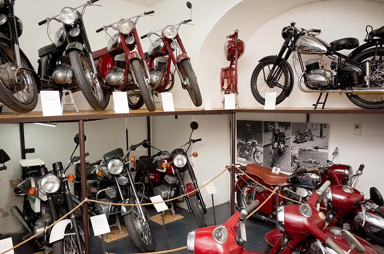 Musées de la moto etc. - Page 4 26004